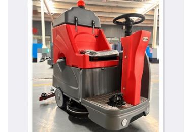 The new RLA660 floor scrubber machine is ready to go to Poland