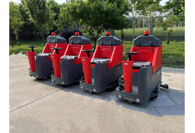 4 sets of RLA660 double brush compact ride on floor scrubbers are on their way to Saudi Arabia.