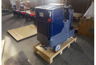 the RONLON ride-on floor scrubber is about to be shipped