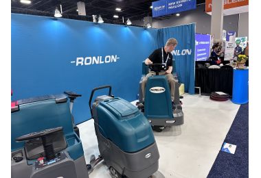 Successful Cooperation on Ride On Floor Scrubbers at the 2024 ISSA Show in Las Vegas