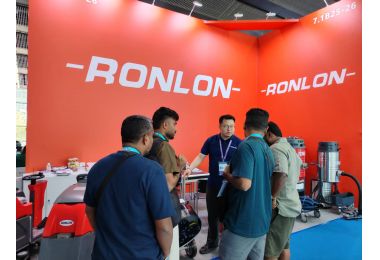 A Busy First Day with a Steady Stream of Visitors and Active Business Discussions
