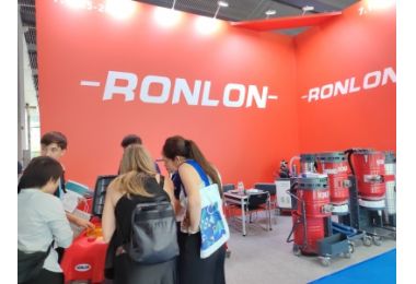 Global Buyers Explore RONLON Cleaning Equipment at the Canton Fair