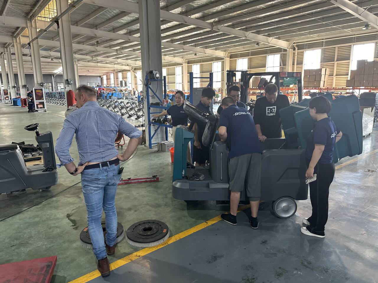floor cleaning machine